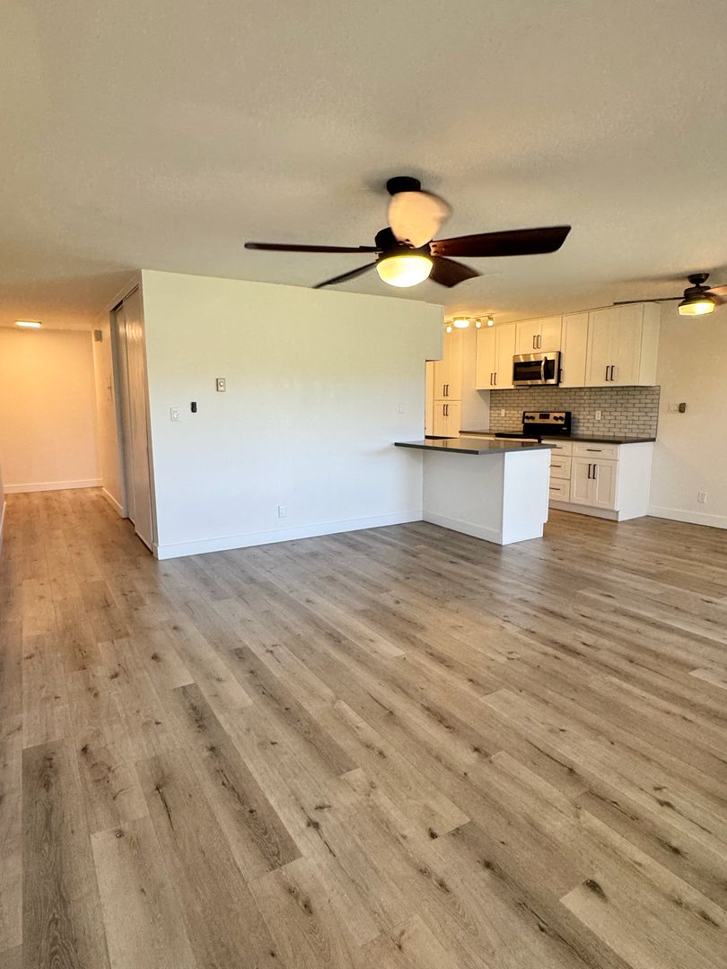 Long Beach House: 1061 Park Ave #304