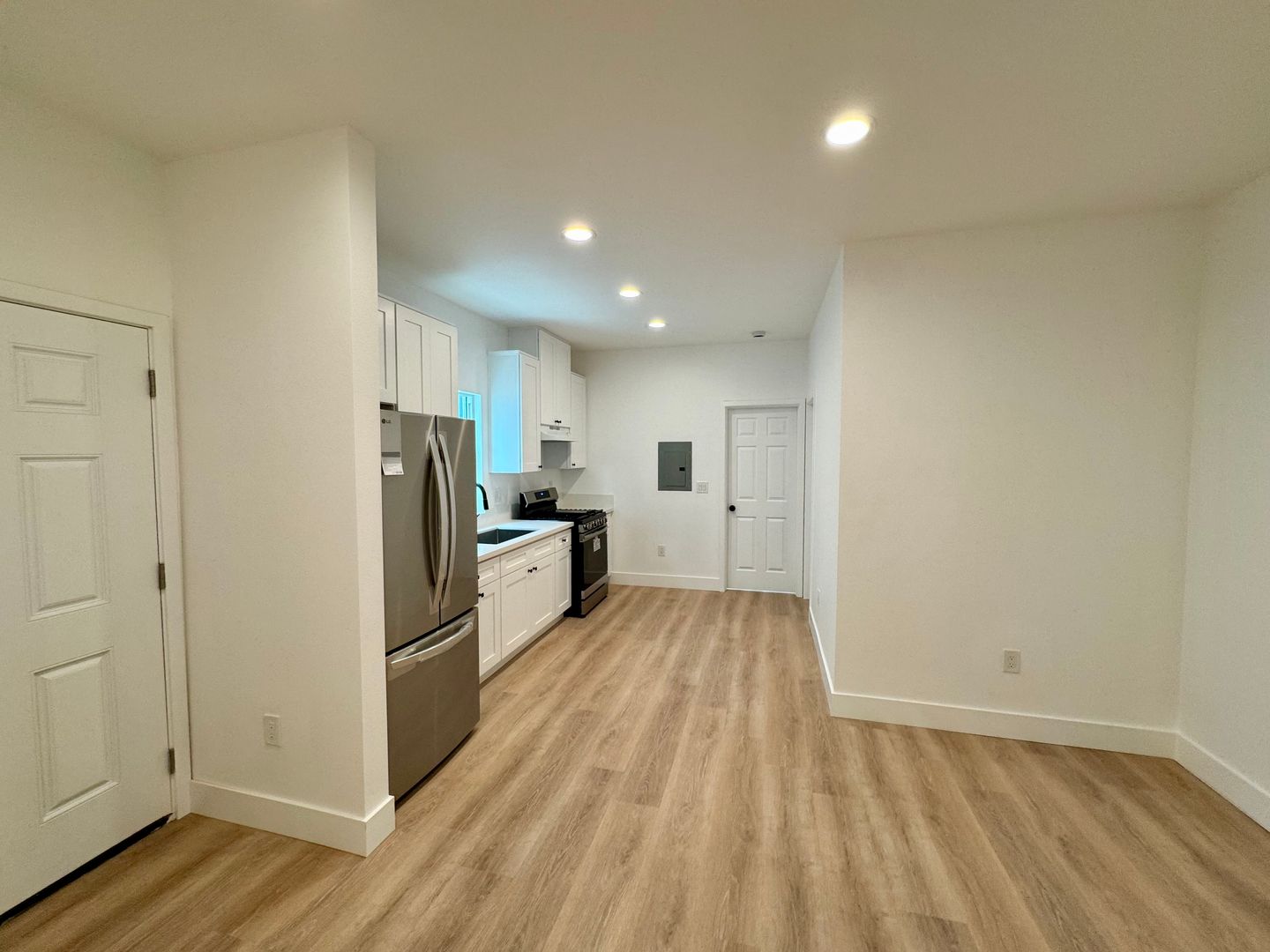 Long Beach Apartment: 5250 Los Altos Plaza