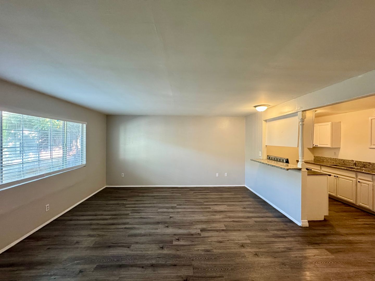 Huntington Beach Apartment: 17392 Queens Lane