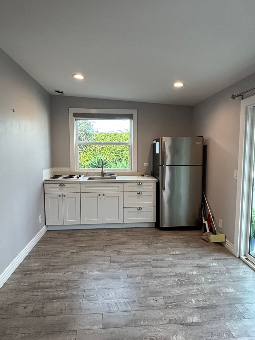 Long Beach House: 2839 Charlemagne Ave