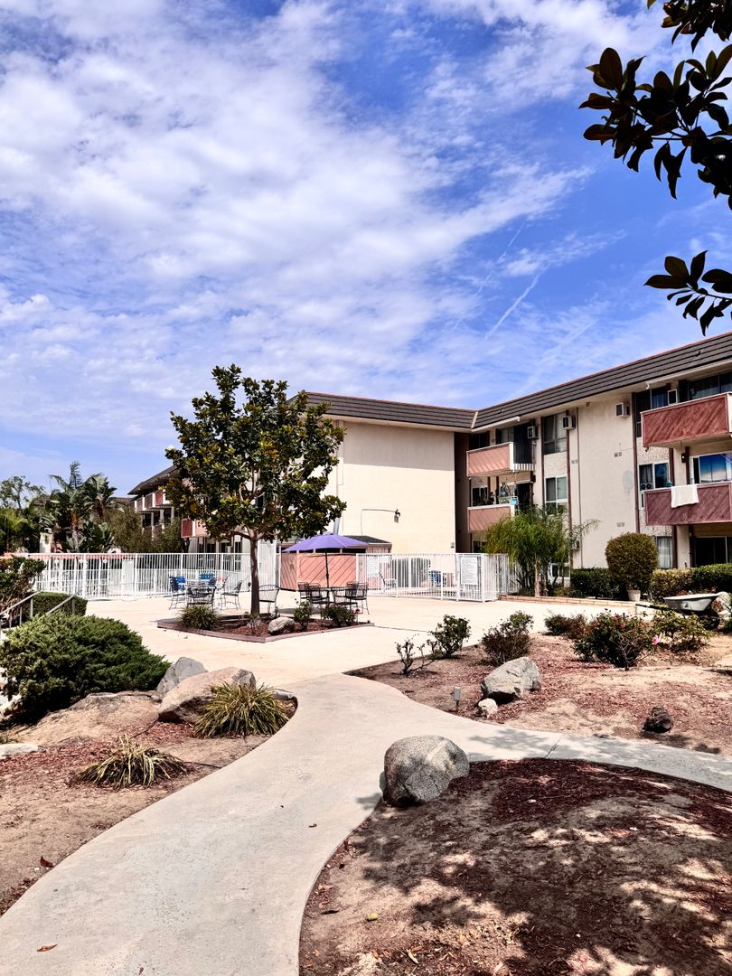 Long Beach House: 5585 E. Pacific Coast Highway