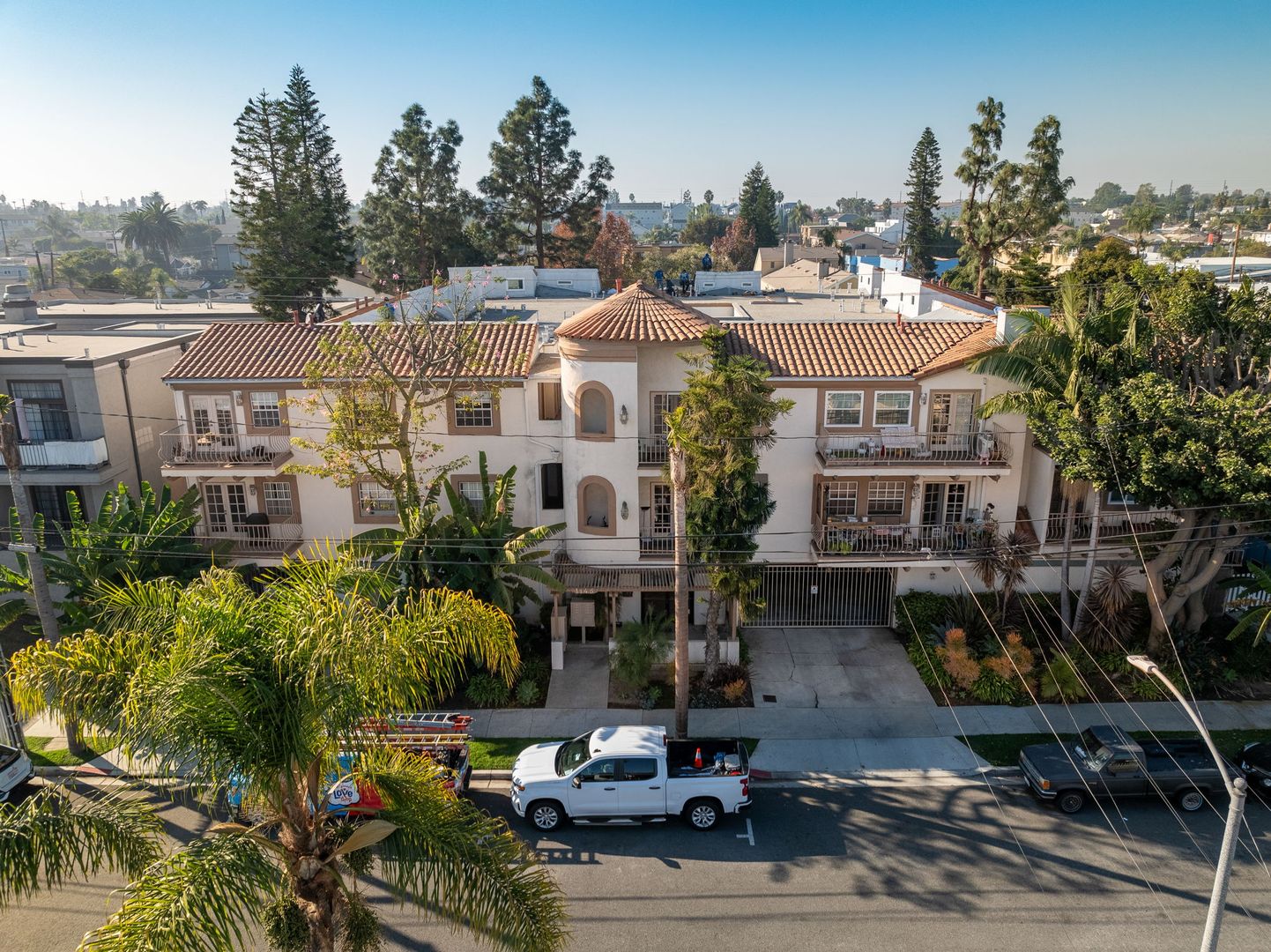 Long Beach House: 1145 Roswell Ave