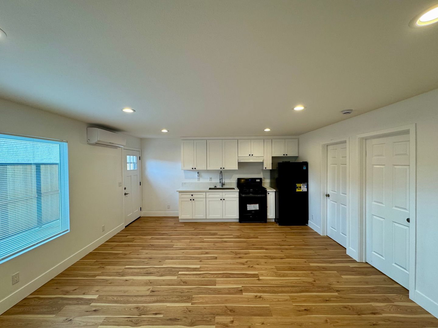 Los Alamitos Apartment: 3957 Howard Ave