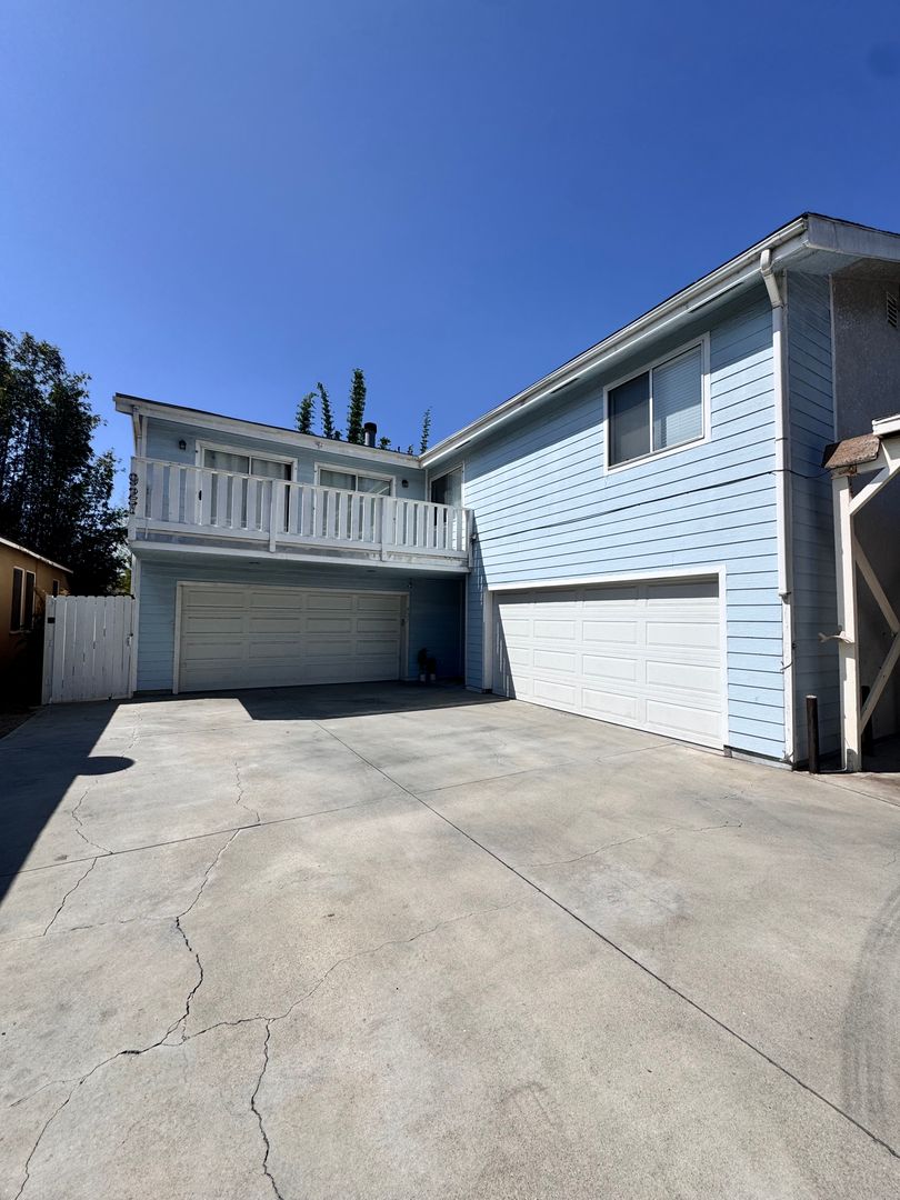 Long Beach House: 927 Freeman Ave