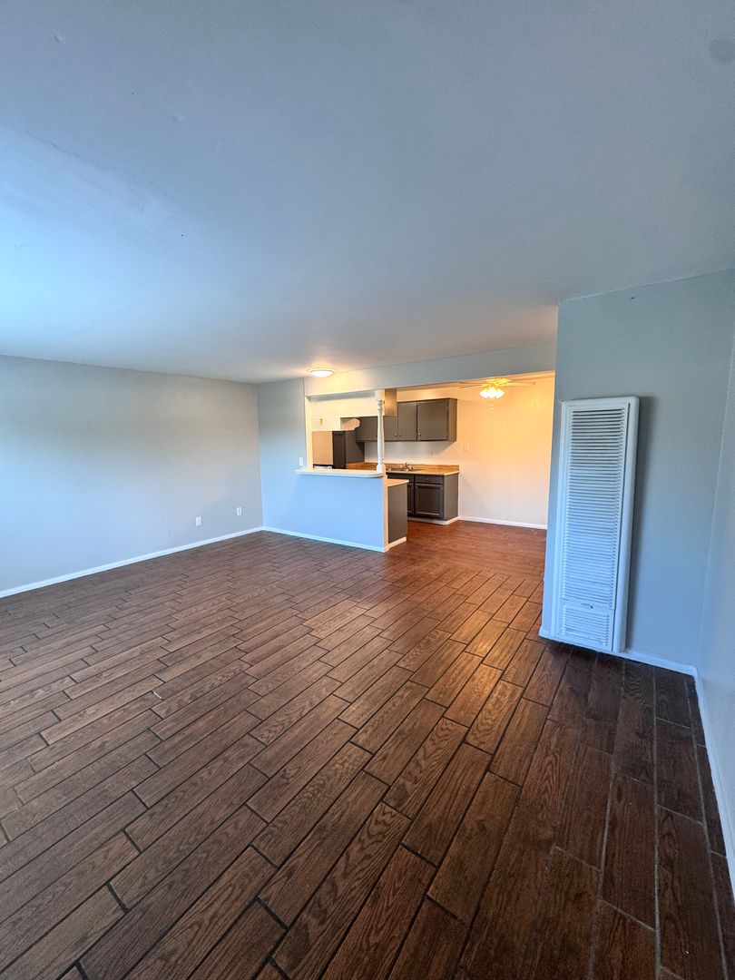 Huntington Beach Apartment: 17441 Jacquelyn Lane