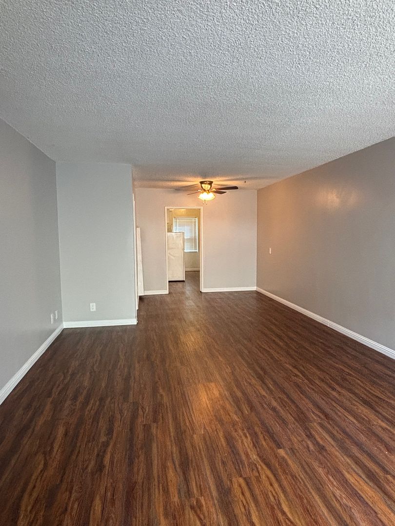 Long Beach Apartment: 2225 San Anseline Ave. - Unit 3