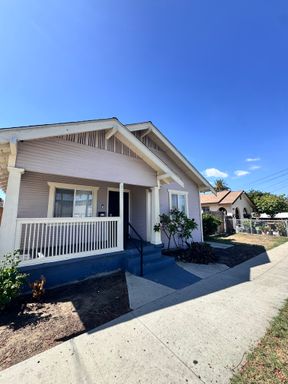 Single Family Home - 827 Martin Luther King Jr. – photo 1