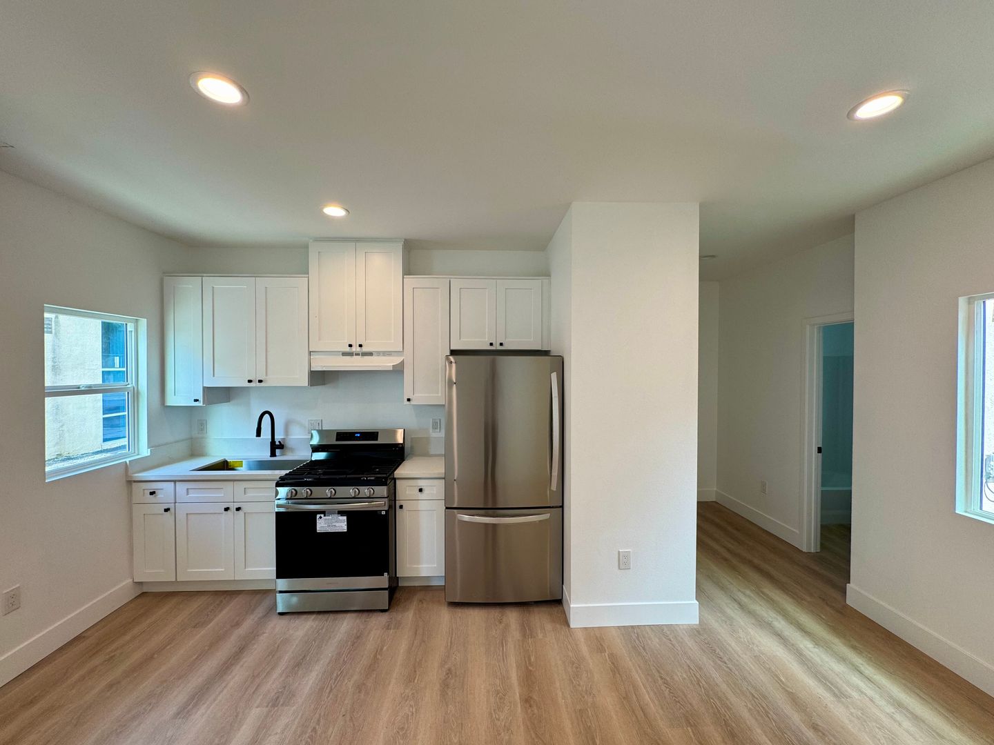Long Beach Apartment: 5250 Los Altos Plaza