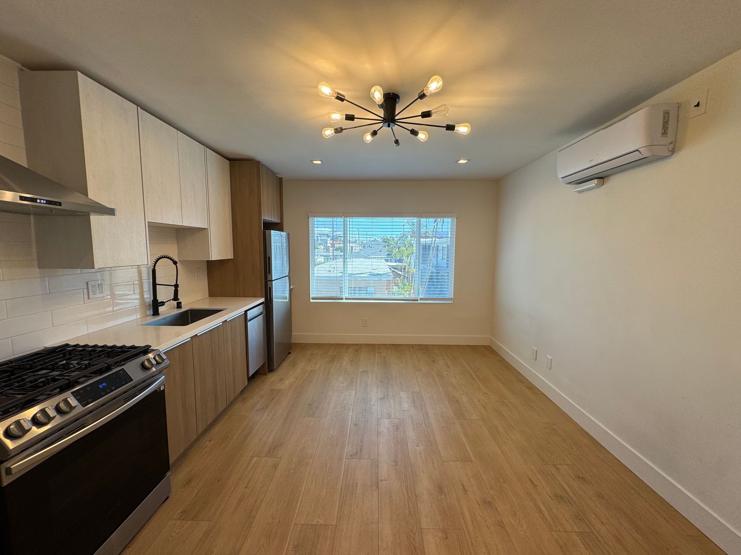 Long Beach Apartment: 121 Ximeno