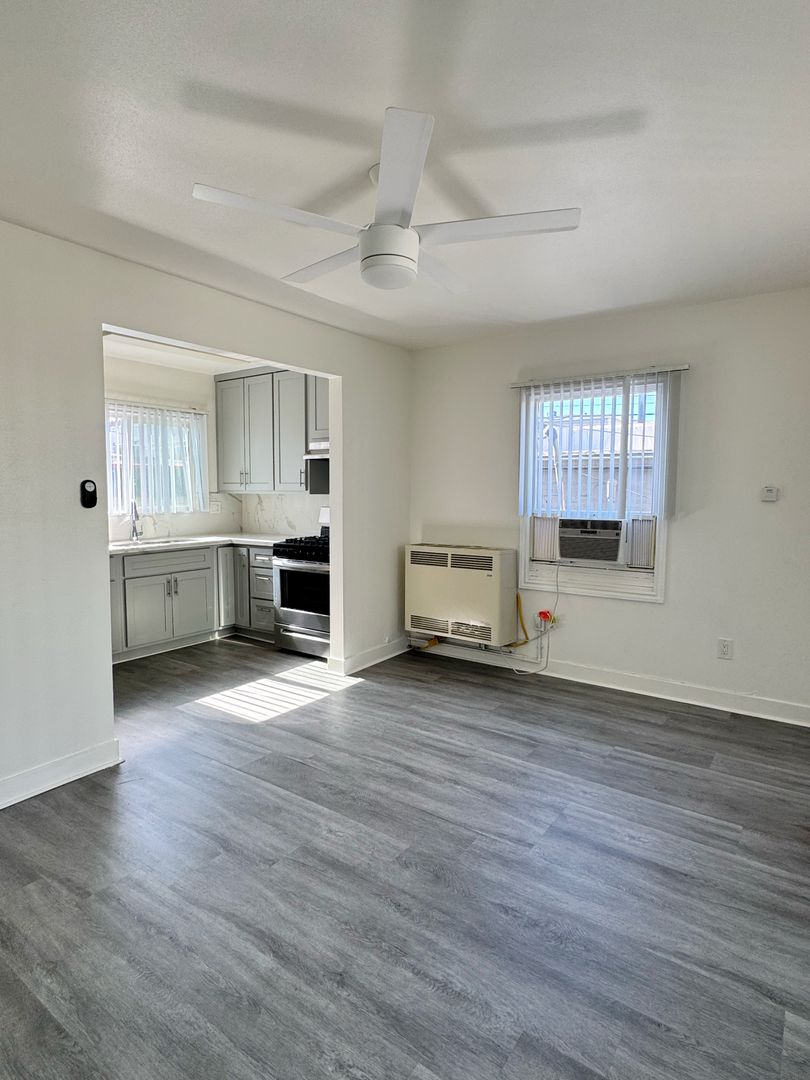 Long Beach Apartment: 225 Belmont Ave