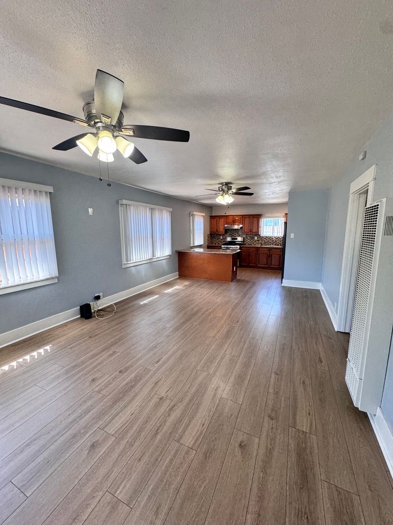 Long Beach House: 827 Martin Luther King Jr
