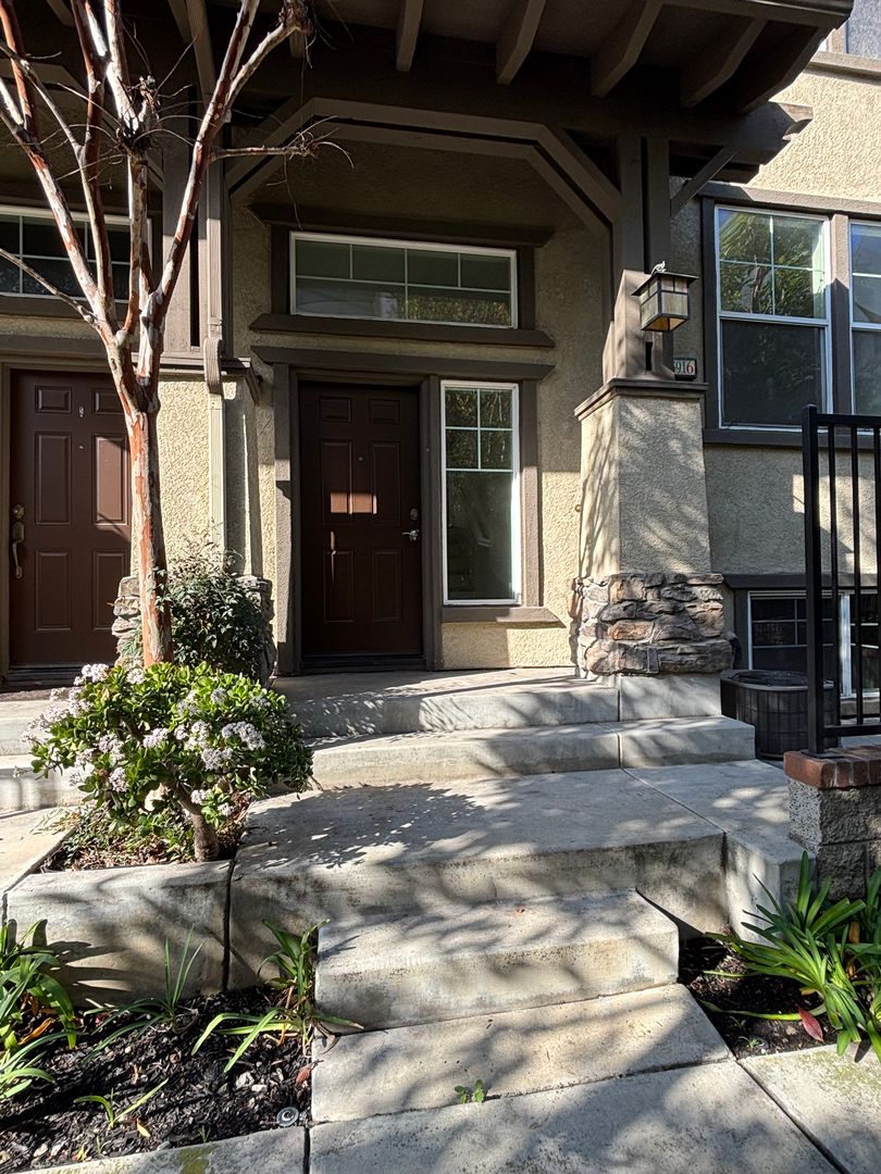 Harbor City House: 25916 Sandstone Ln