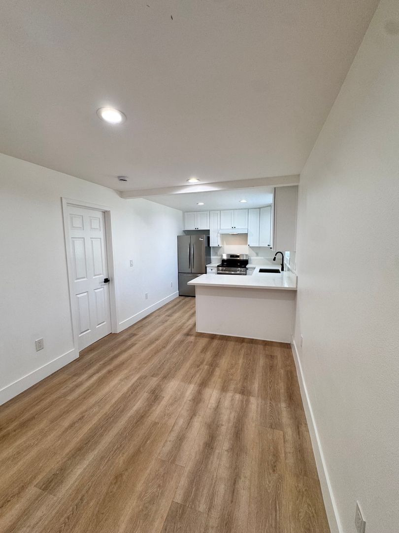 Los Alamitos Apartment: 3781 Green - Unit 5