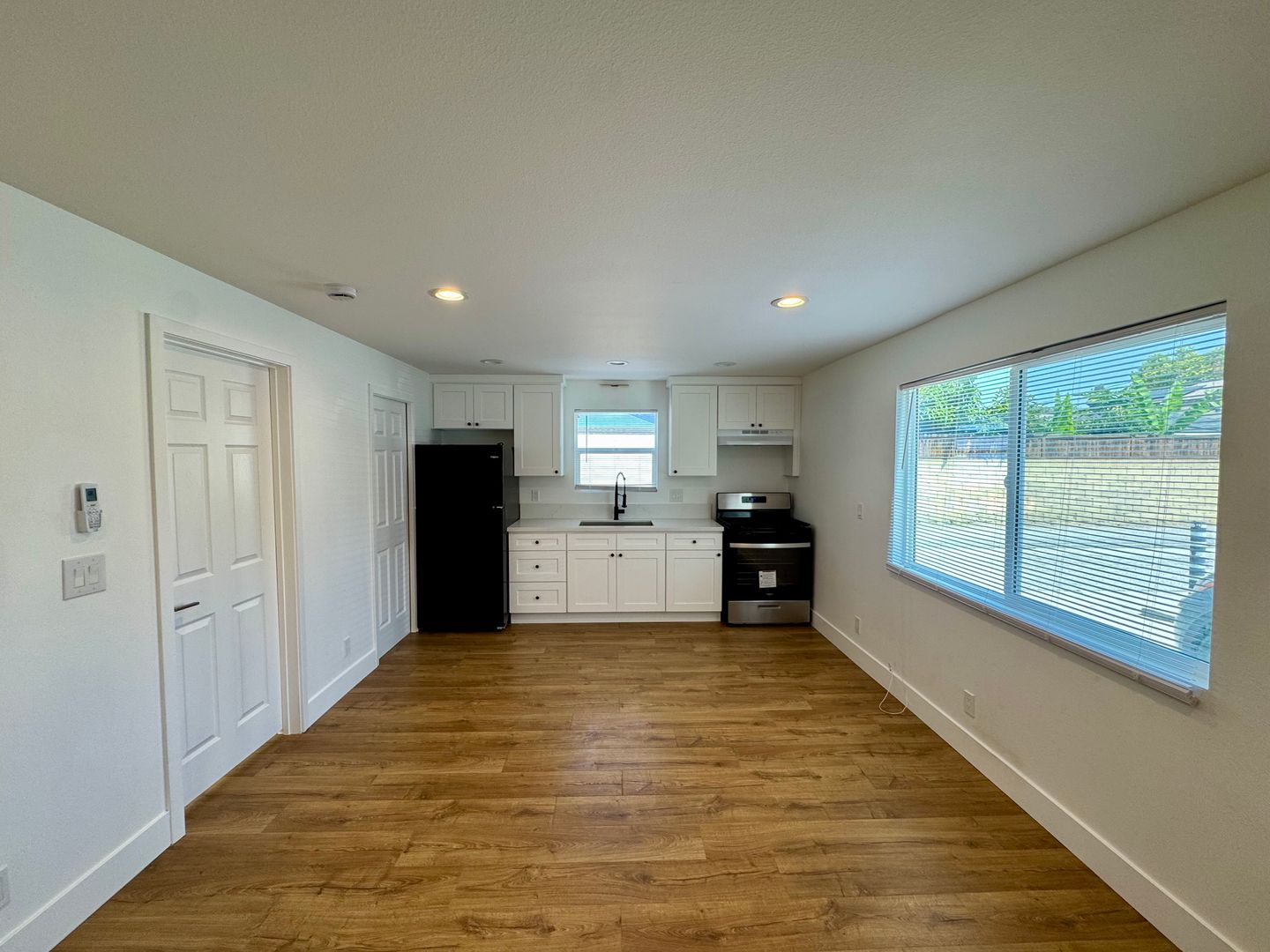 Long Beach Apartment: 4542 N Lakewood Blvd.