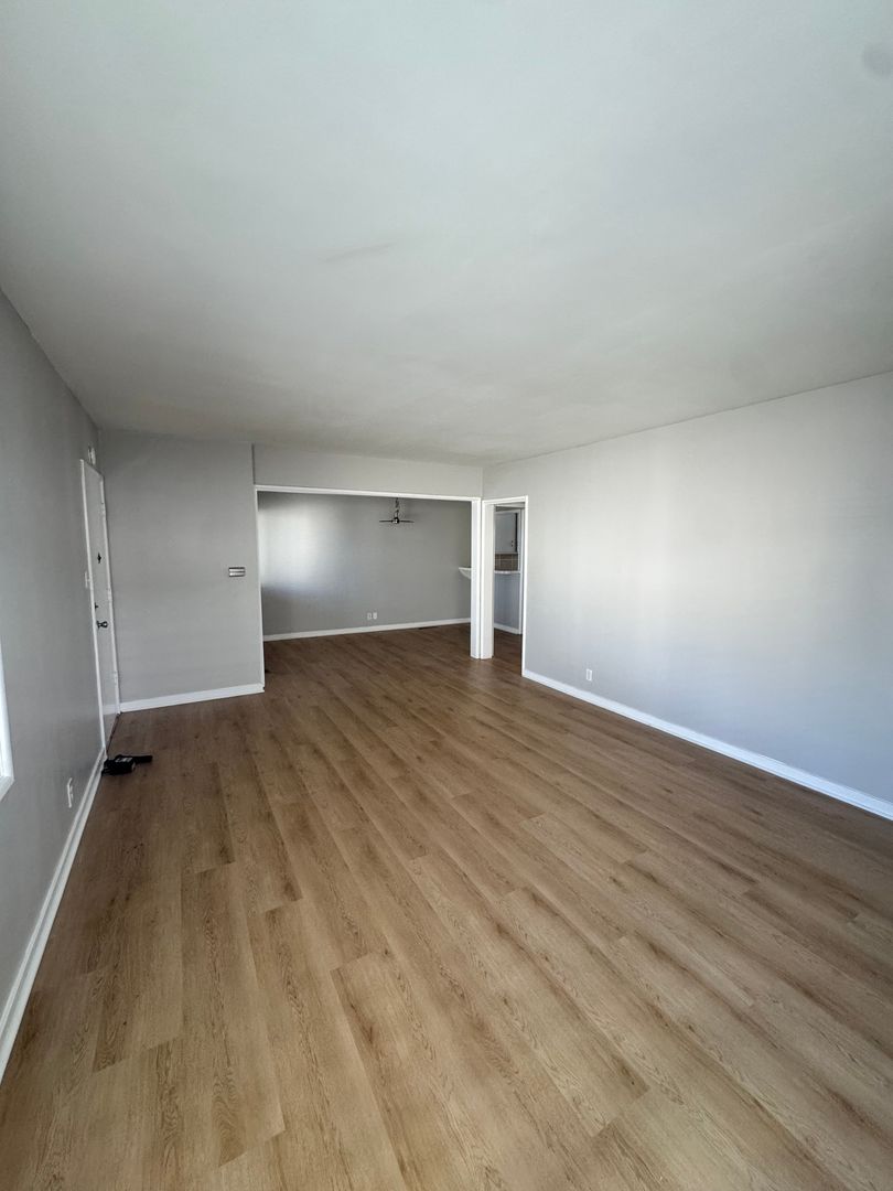 Long Beach Apartment: 4313-4329 E. Ocean Blvd.