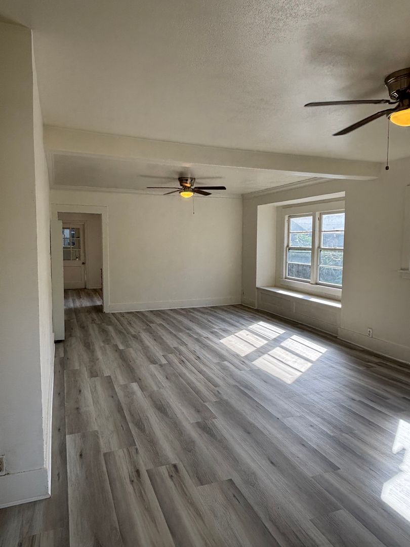 Long Beach Apartment: 1710-1712 Obispo Ave