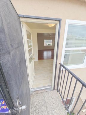 Quiet and Large 2bd/1ba Upstairs unit in a Fourplex – photo 1
