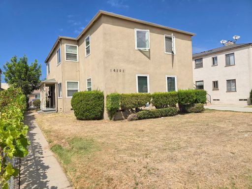 Quiet and Large 2bd/1ba Ground-level unit in a fourplex – photo 1