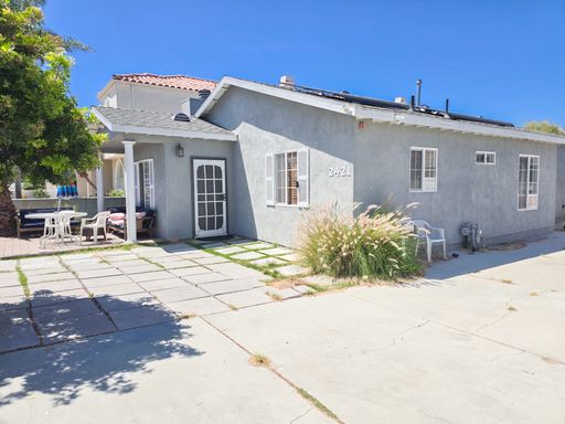 Large 3bd/2ba Single Family Home – photo 1