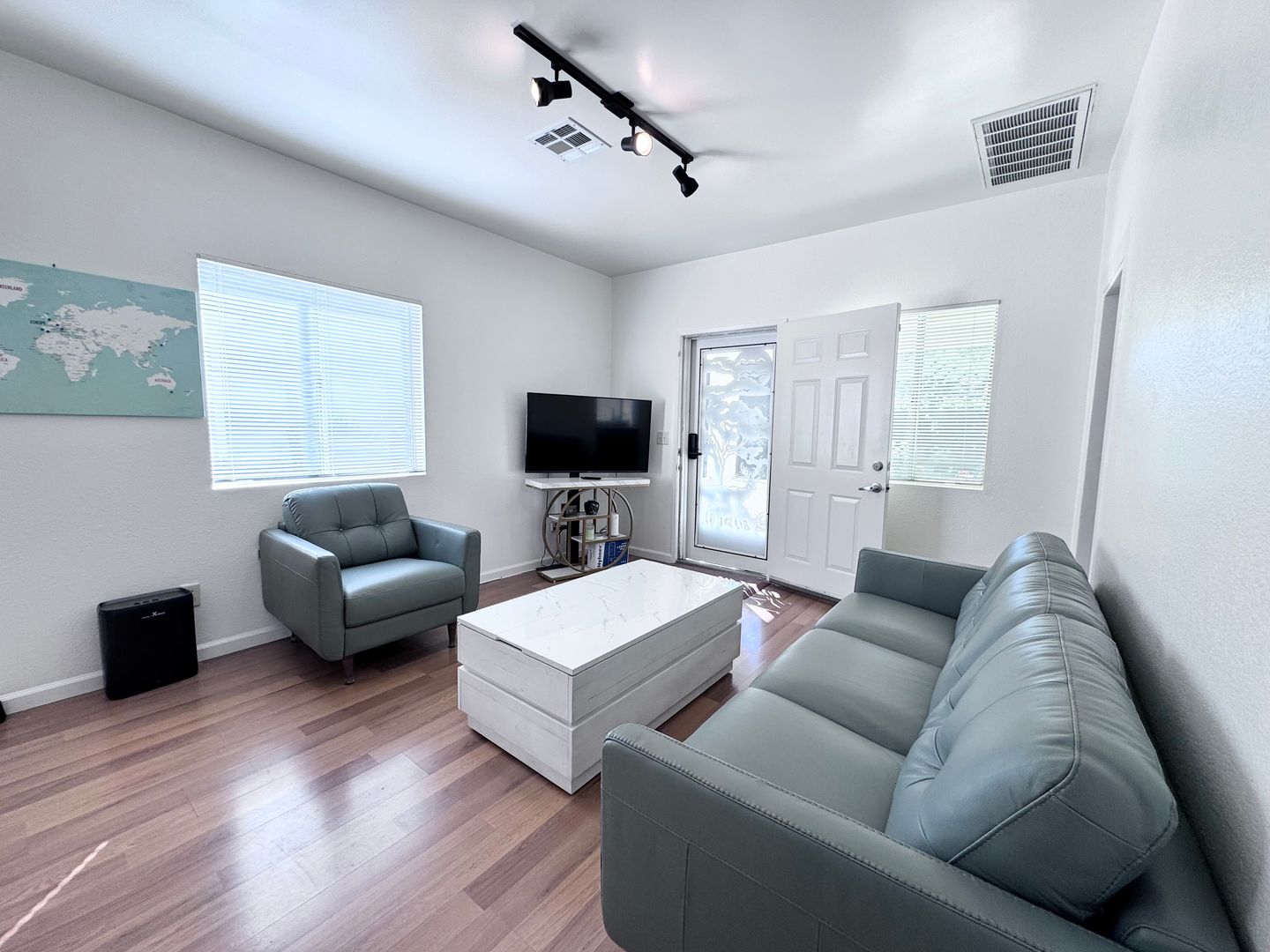 Pasadena Apartment: 520 Cypress Ave.