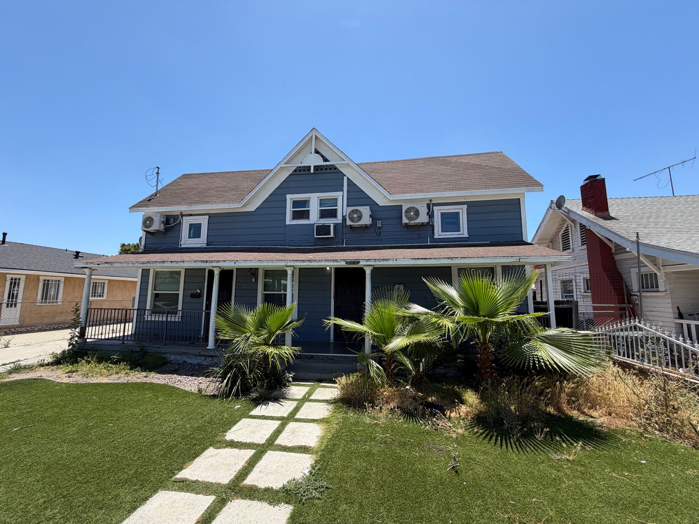 Pomona Apartment: 414 E Center St