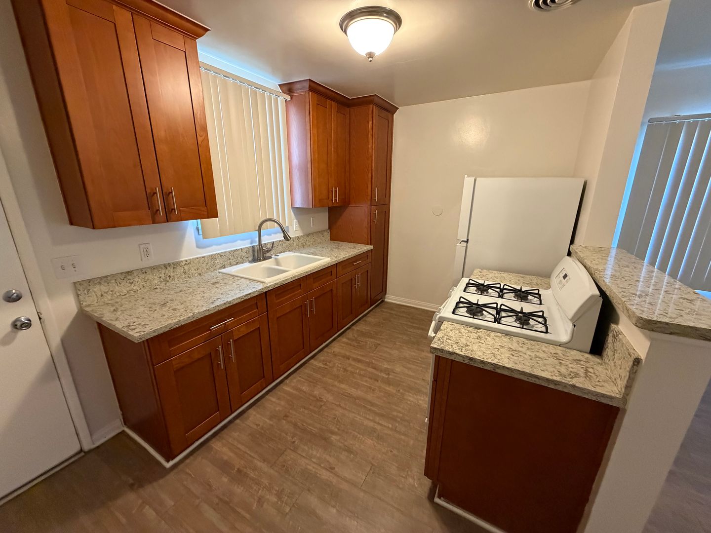 Glendora Apartment: 121 N Pennsylvania Ave