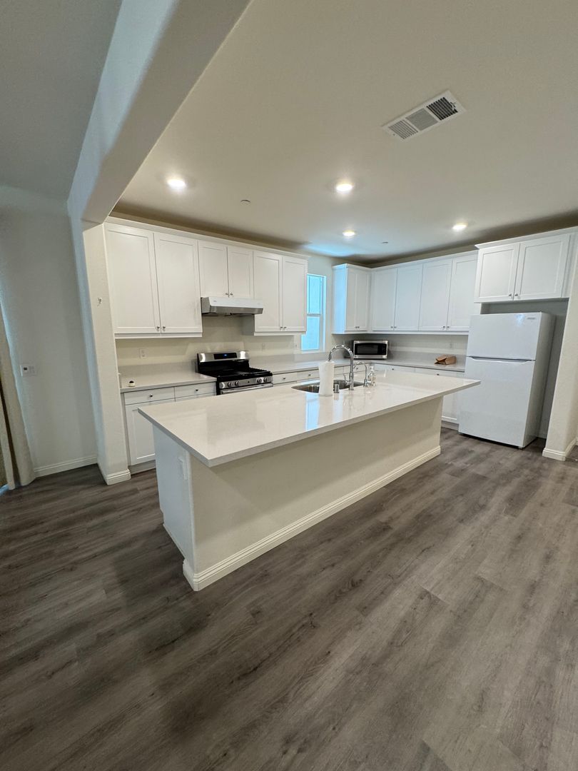 Ontario House: 5584 Soria Dr.