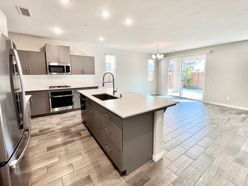 $2,495 Ashlan & Leonard, 3 Bed + flex room - Sussex Ave, Clovis – photo 1