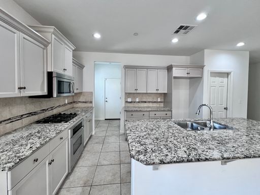 $2,750 HWY 168 & Shepherd, Harlan Ranch 4 Bed Home - Chessa Ln., Clovis – photo 1