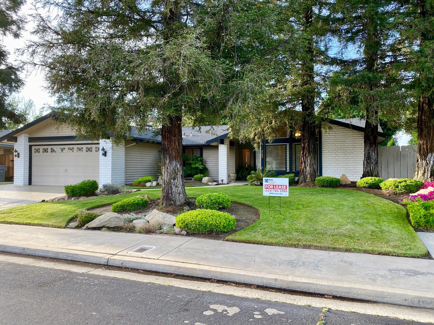 Clovis House: 2189 Vartikian Ave.