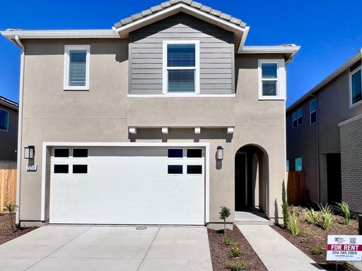 $2,595 Shepherd & Sunnyside, New 3 bed House - Clovis / Solar Panels – photo 1