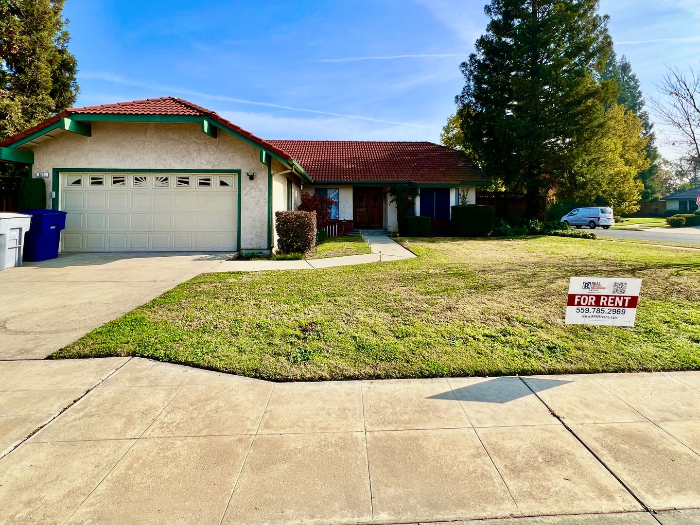 Clovis House: 971 Jasmine Ave