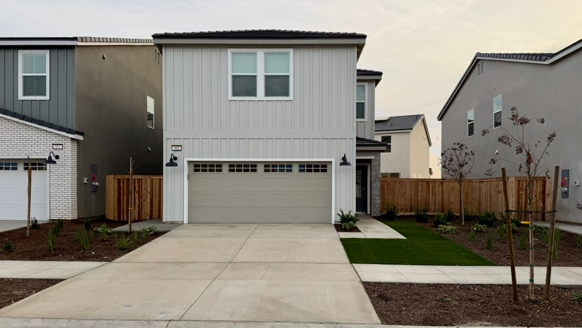 Clovis House: 900 Plum Tree Ave.