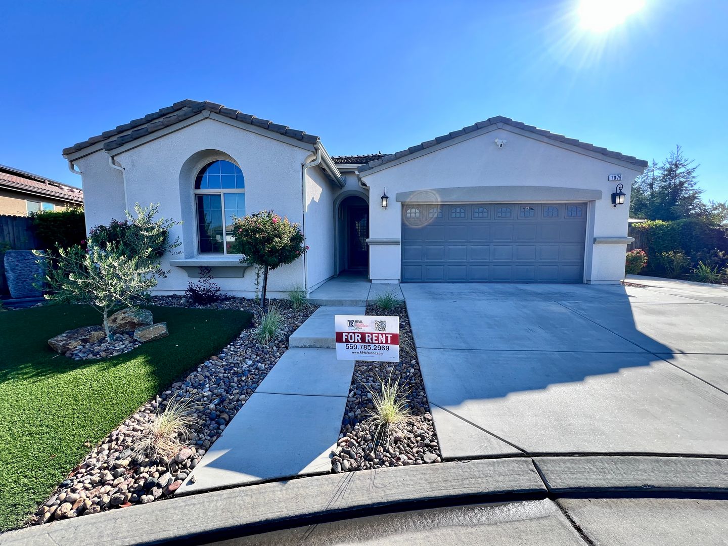 Clovis House: 1079 Skylar Ln