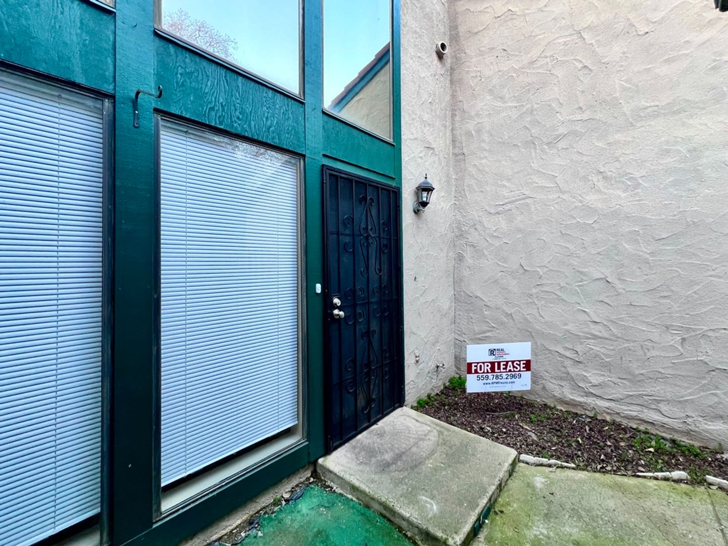 Fresno House: 5965 E. Shields Ave #118