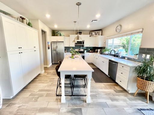 $2,695 Gettysburg & Leonard Ave, 4 Bedroom Home - San Gabriel Ave, Clovis / Solar Panels – photo 1