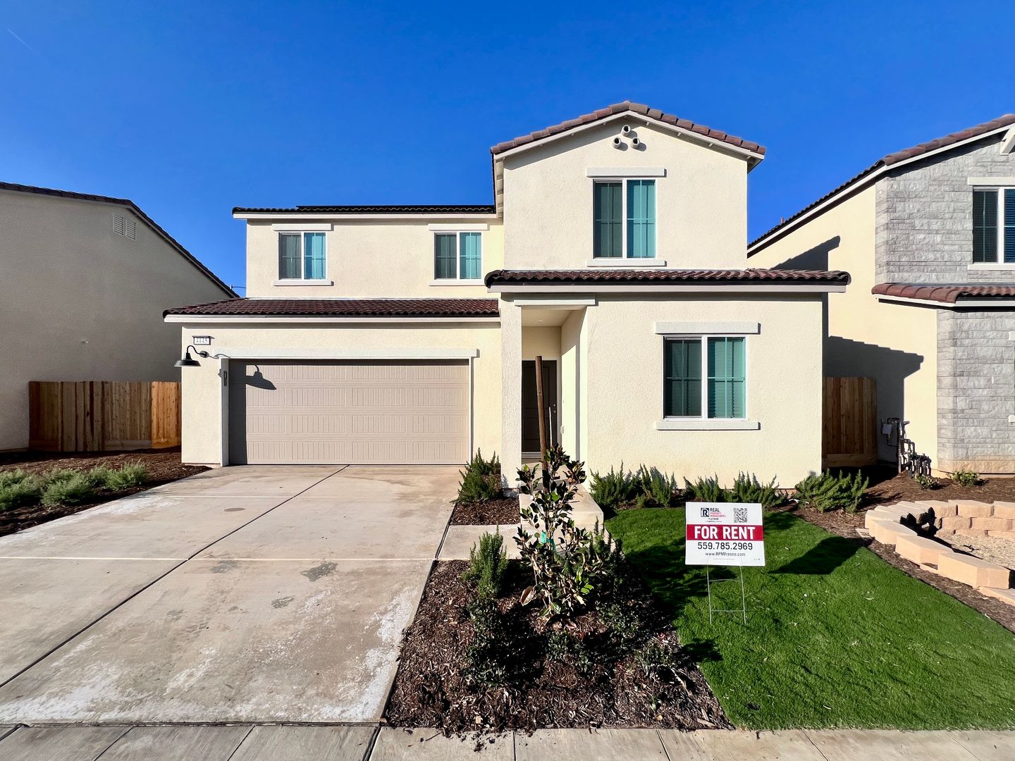 Clovis House: 4445 Buckingham Ave.