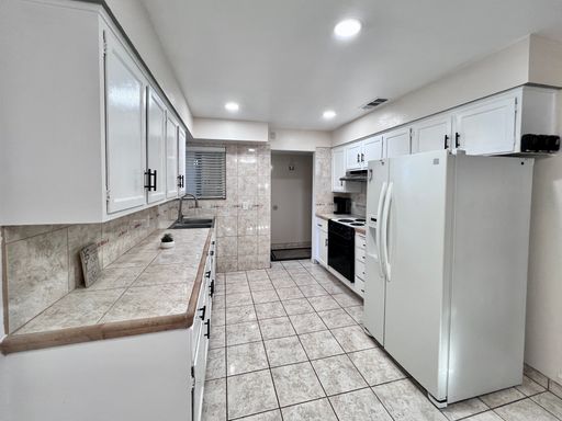 $2,295 Gettysburg & Minnewawa, 3 bed house, Rialto Ave. Clovis / Near Tarpey Elementary – photo 1
