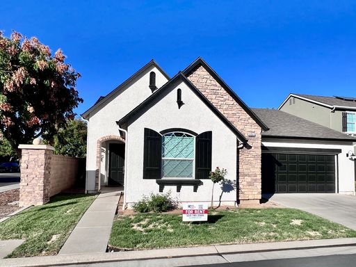 $2,575 Shepherd & 168 Fwy, Harlan Ranch 3 bedroom house, Clovis / Spacious Backyard – photo 1