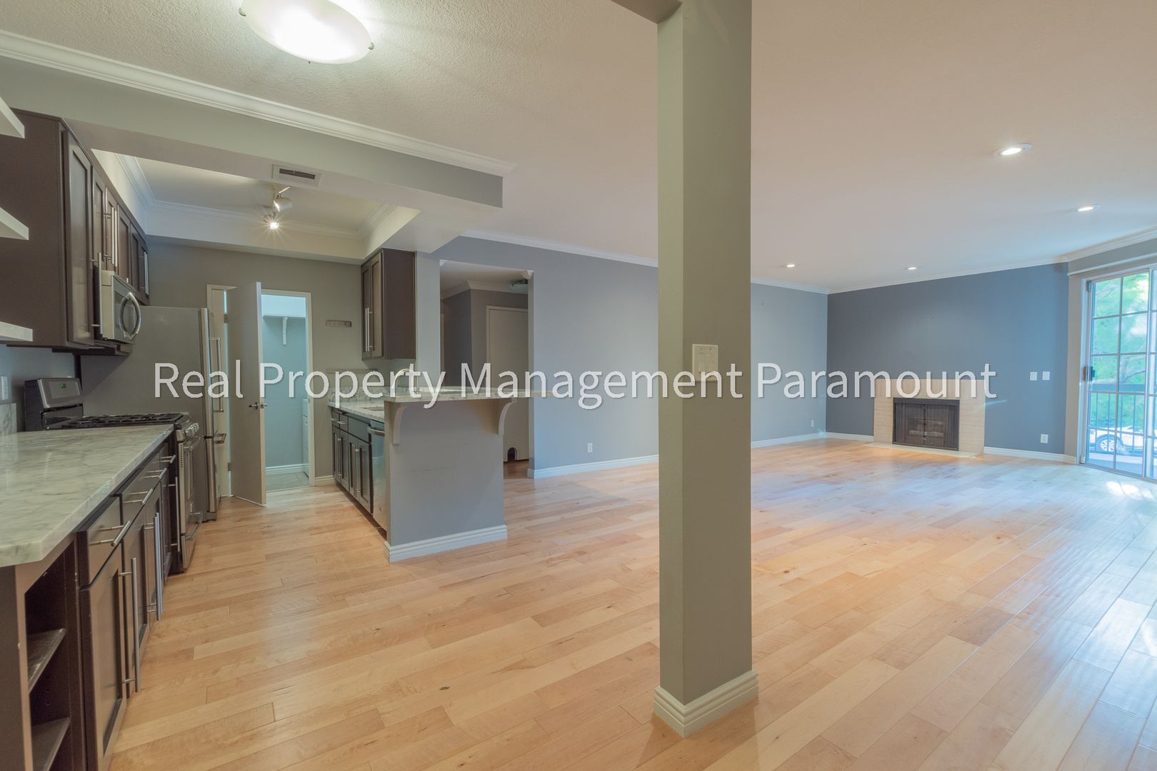 Los Angeles Condo: 10021 Tabor Street