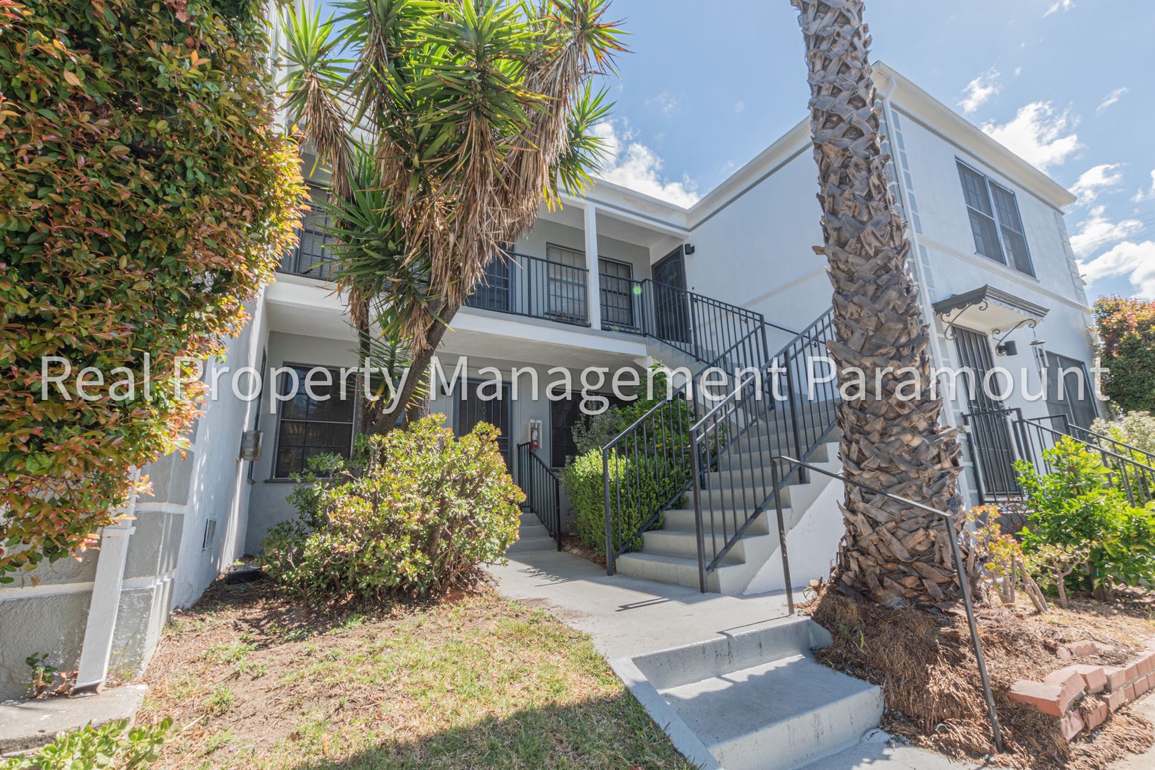 Los Angeles Apartment: 1460 S Orange Grove Ave