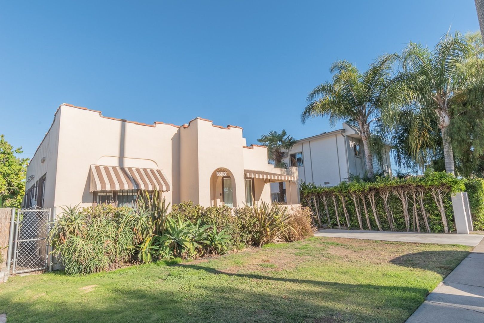 Los Angeles House: 2226 S Redondo Blvd