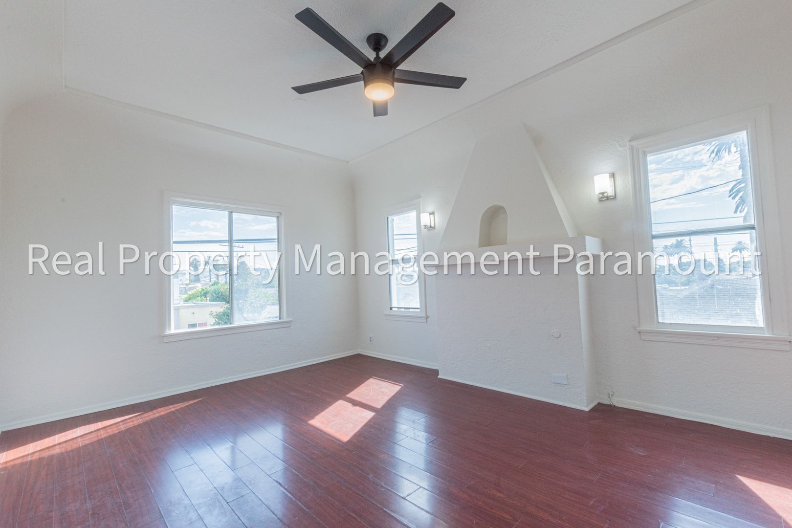Los Angeles Apartment: 2757 Mansfield Ave