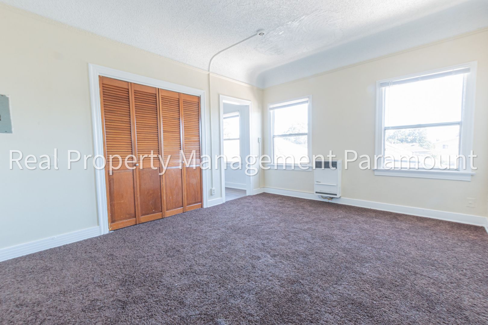 Los Angeles Apartment: 1628 W 45th Street