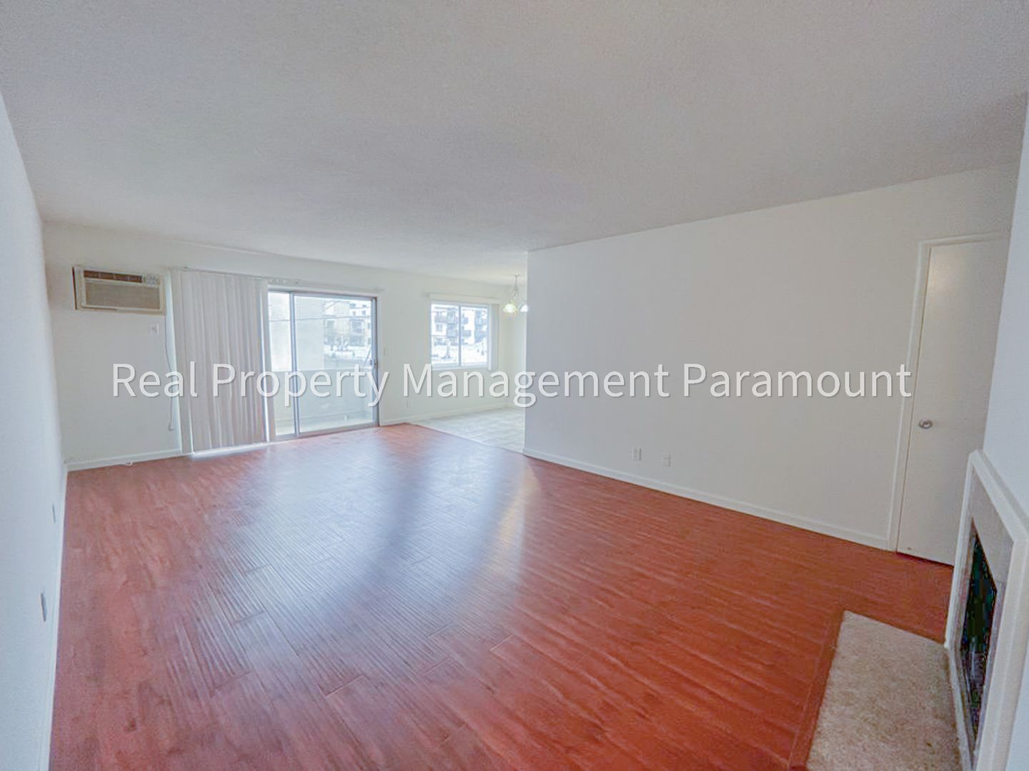 Los Angeles Apartment: 1255 Granville Ave