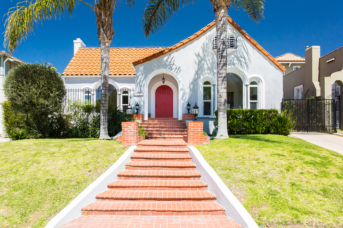 Los Angeles House: 4733 Ambrose Ave