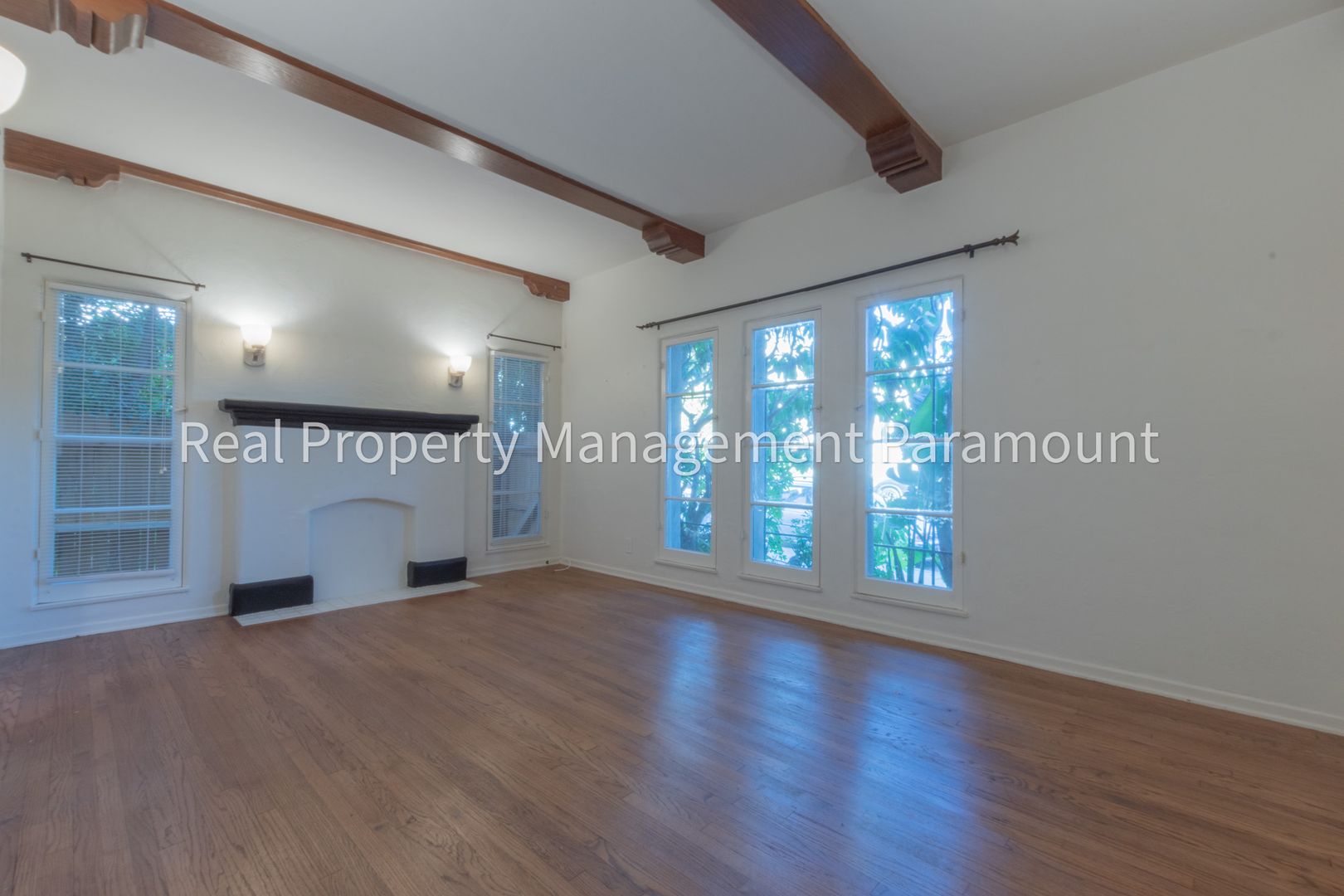 Los Angeles Apartment: 1825 N Edgemont St unit 1