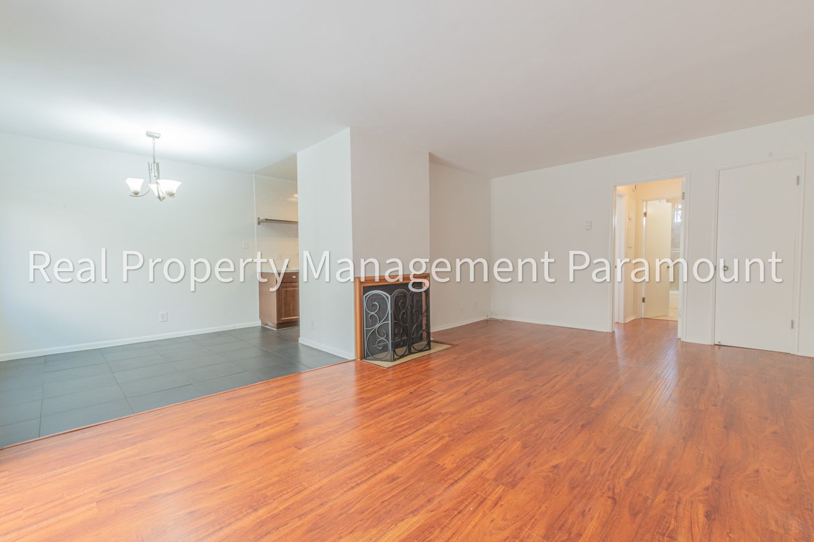 Los Angeles Apartment: 1255 Granville Ave