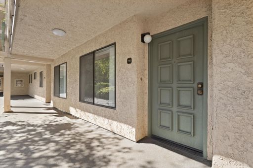 Gorgeous 2 bed 2 bath in Monterey Hills – photo 1
