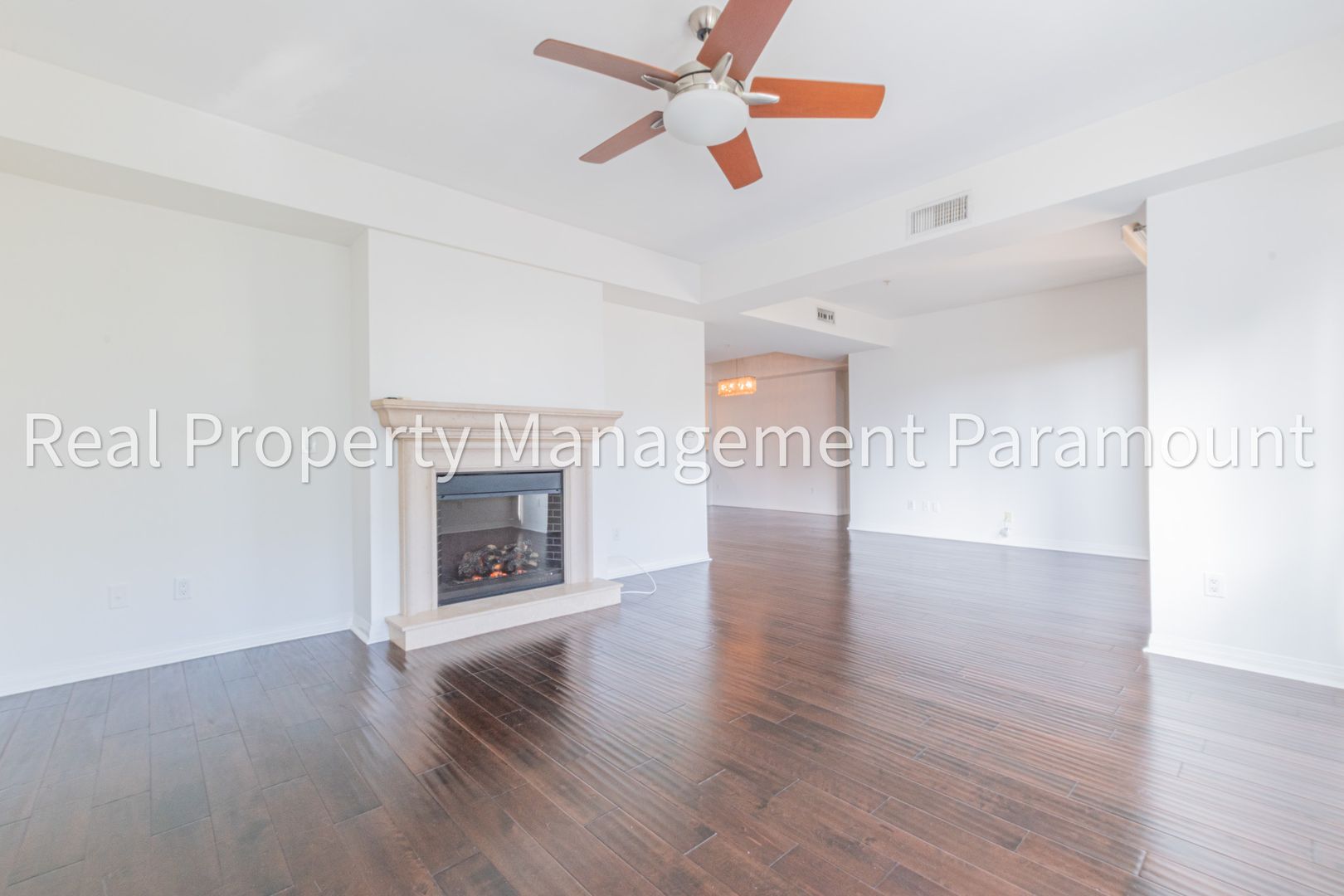 Los Angeles House: 1257 Brockton Ave #104